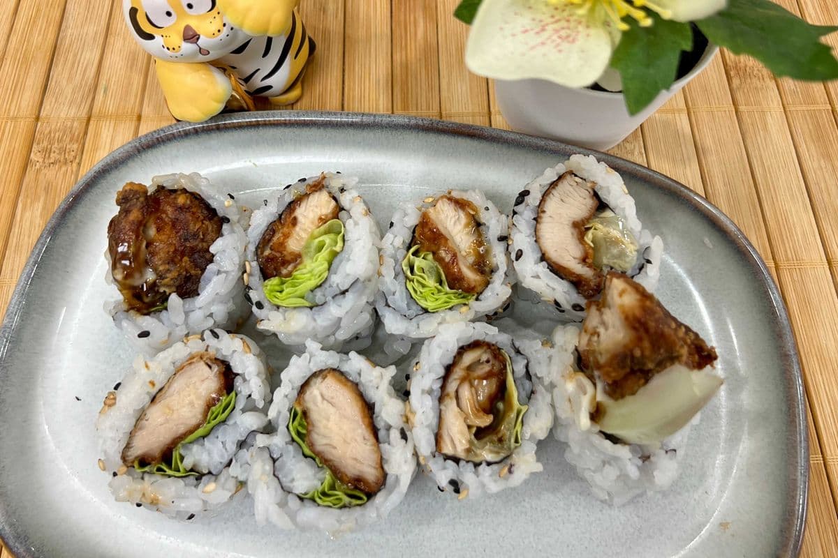 Makis Poulet Teriyaki (Huit morceaux) / Chicken Teriyaki Makis (Eight pieces)