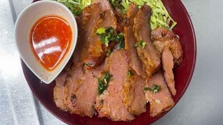 A7. Grilled Minced Pork Patty (Nem Nướng)