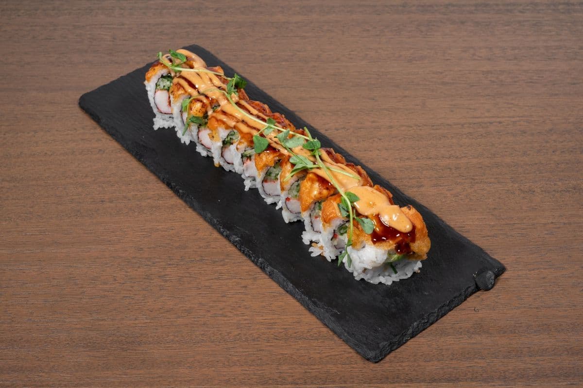 Yam Crush Maki (10 pcs)