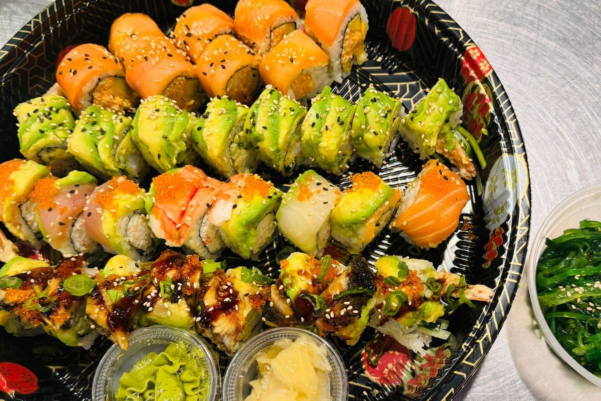 Ukiyo-e Bridge (32 pcs) With Salad