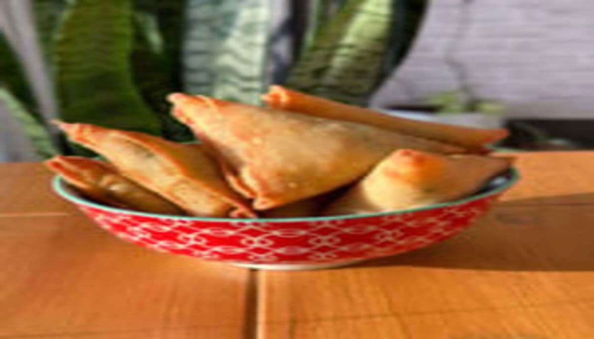 6 Mini Pocket Samosas (V)