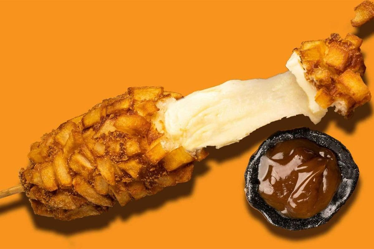 Poutine Hotdog