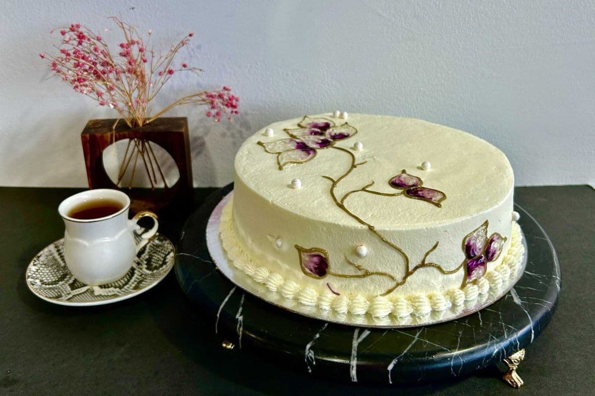 Vanilla Cakes 8"