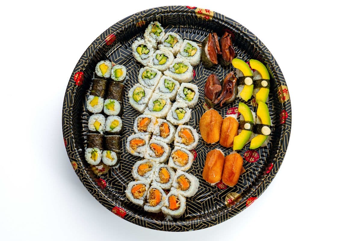 P5. Vegetarian Sushi and Maki Roll (60 pcs)