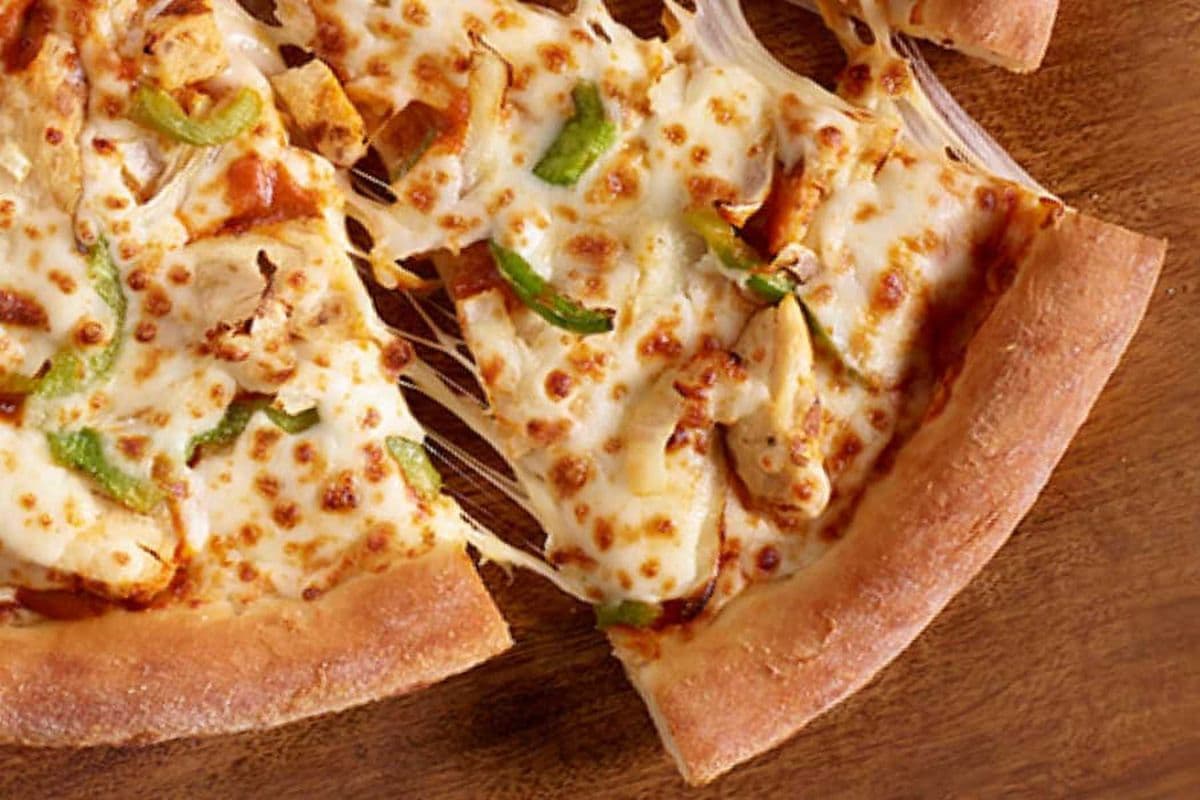 Small Butter Chicken Pizza