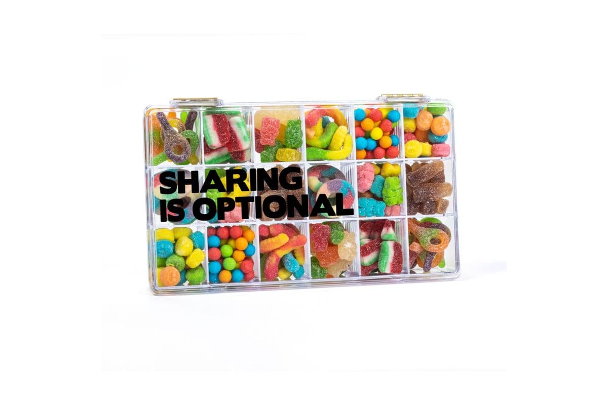 Assorted Candy 18 Piece Snackle Box