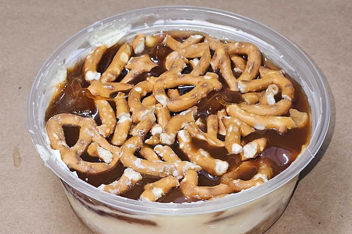 Caramel Pretzel Cheesecake