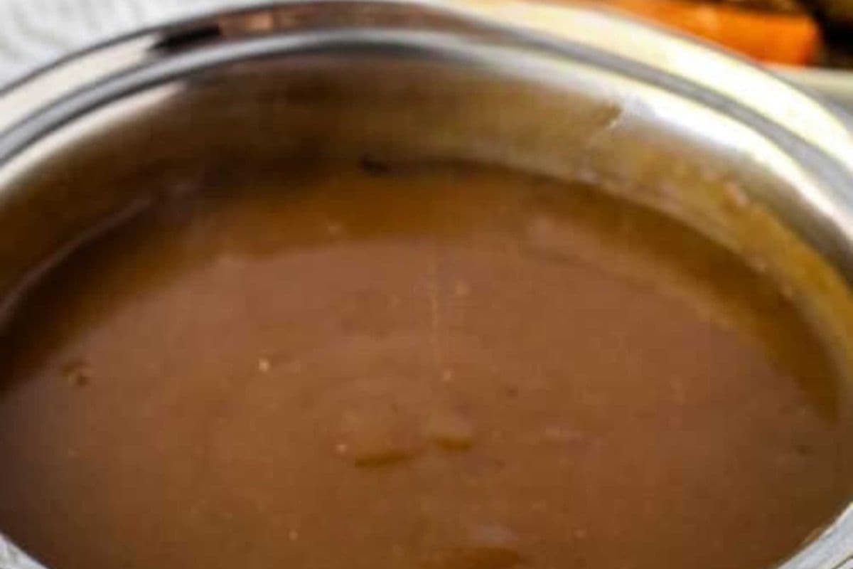 Large Home-Style Gravy