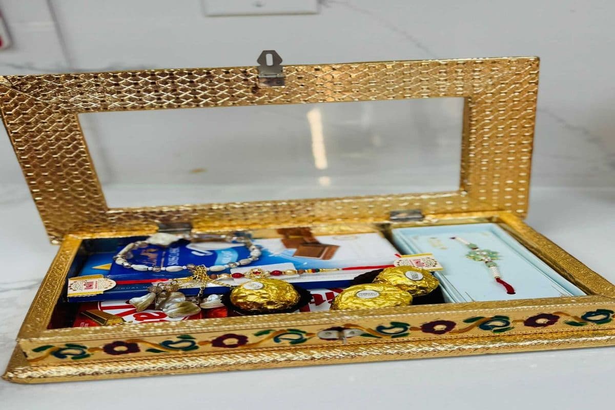 Rakhi Hamper With Chocolates