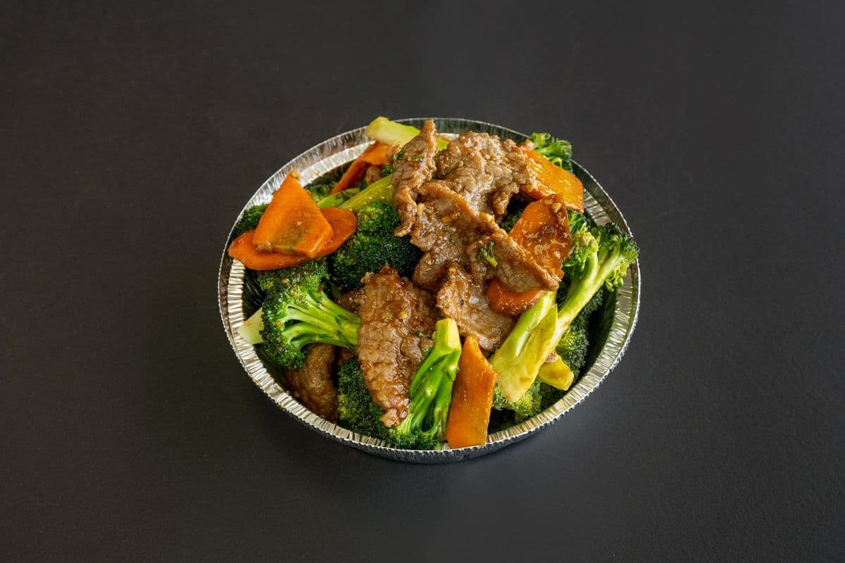 42. Sliced Beef with Broccoli 西蘭牛片