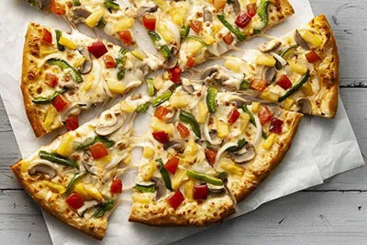 Medium 3 toppings Pizza (12")