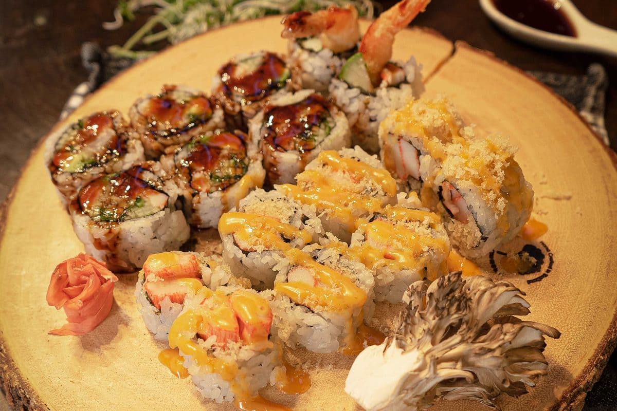 Dynamite & Spicy Crab Roll