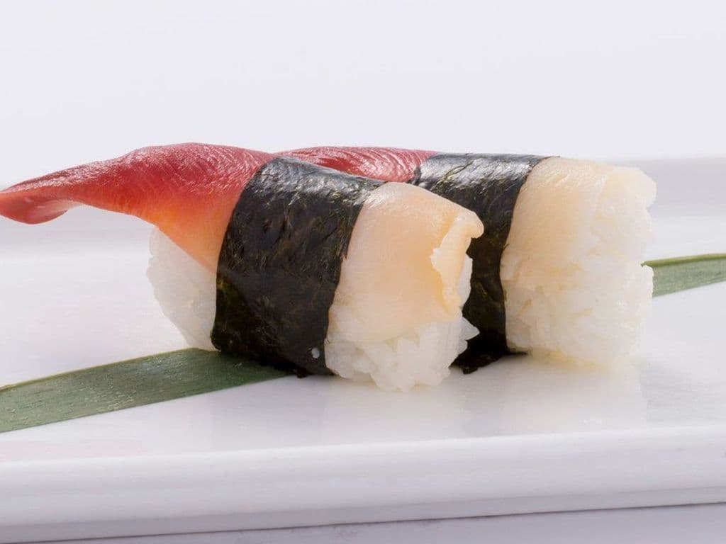 Surf Clam Sushi (2 pcs)