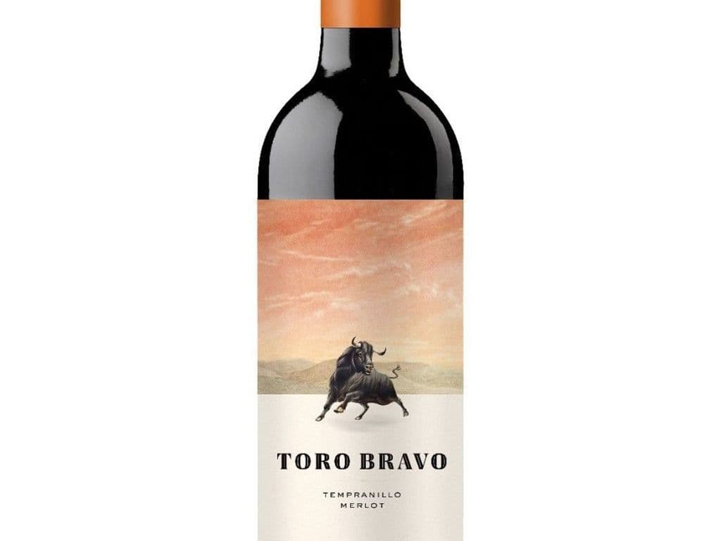 Toro Bravo Tempranillo Merlot Blend 750 ml Bottle (13% ABV)
