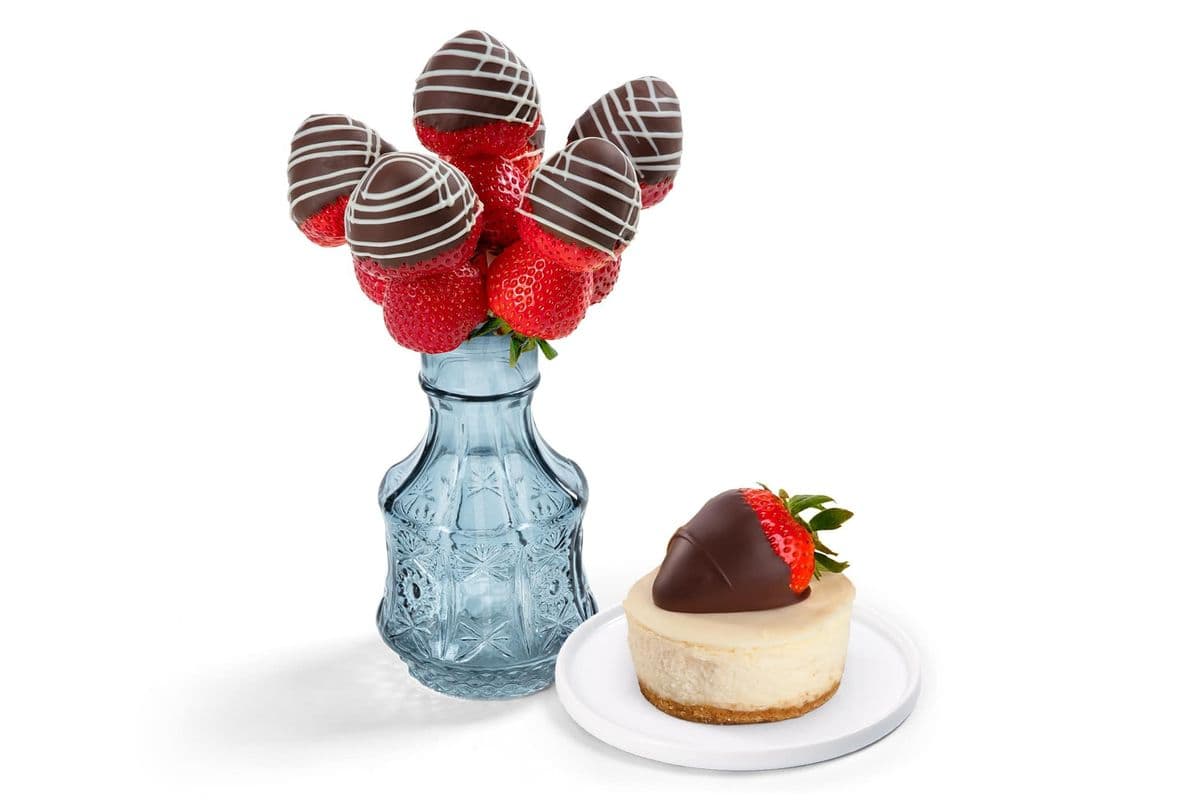 Berry Sweet Arrangement with a Treat