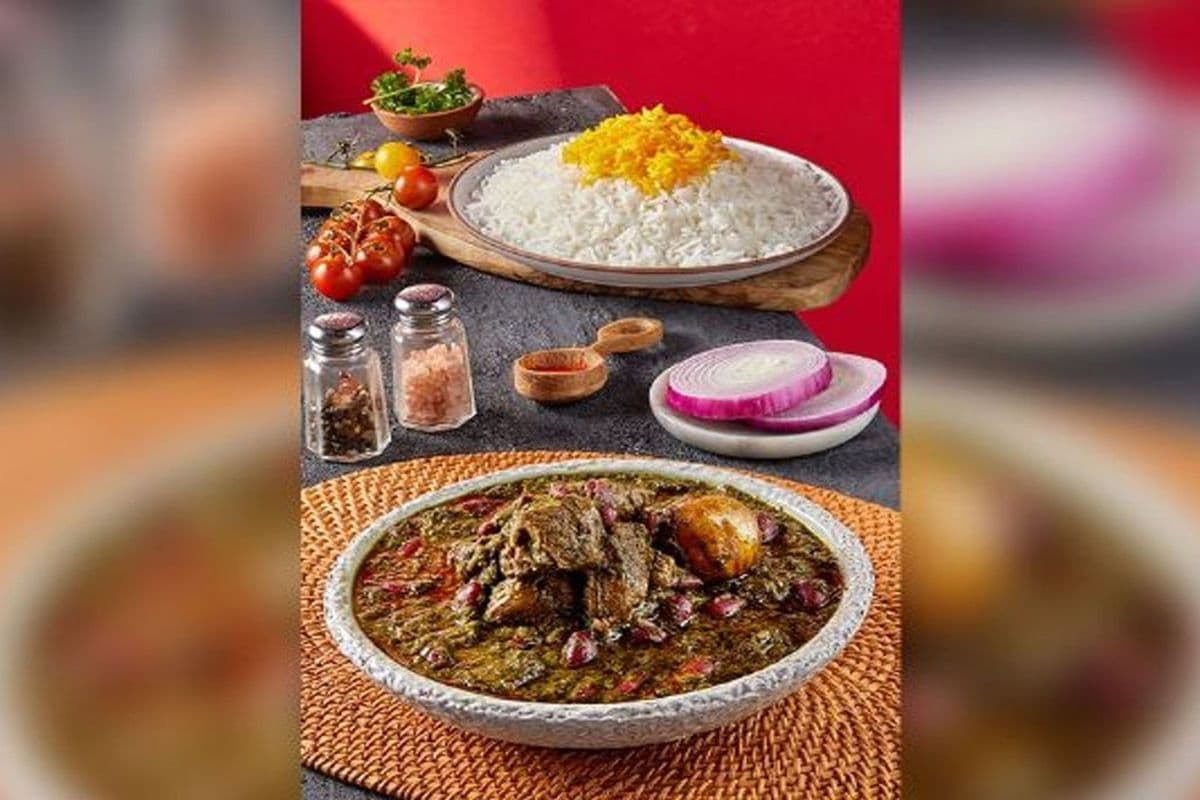 Ghormeh Sabzi Stew / خورشت قرمه سبزی