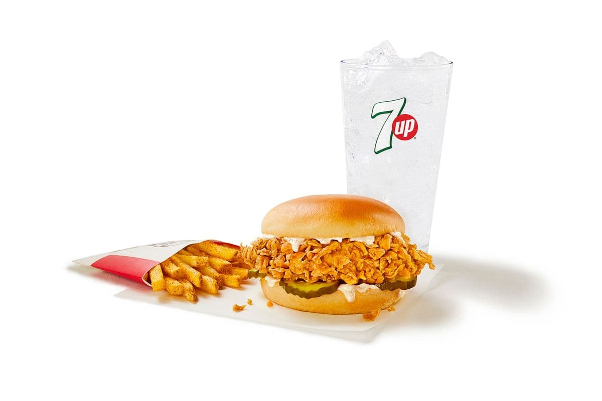 Combo Le Fameux sandwich au poulet / Famous Chicken Sandwich Combo