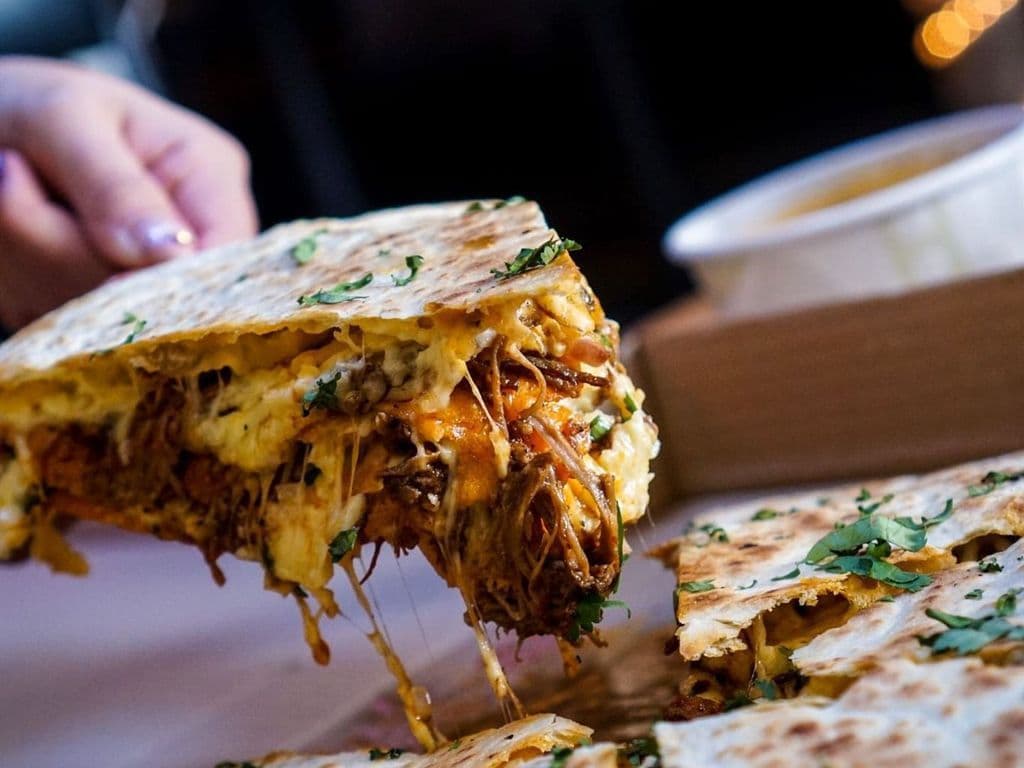 PIZZA-DILLA spicy chicken