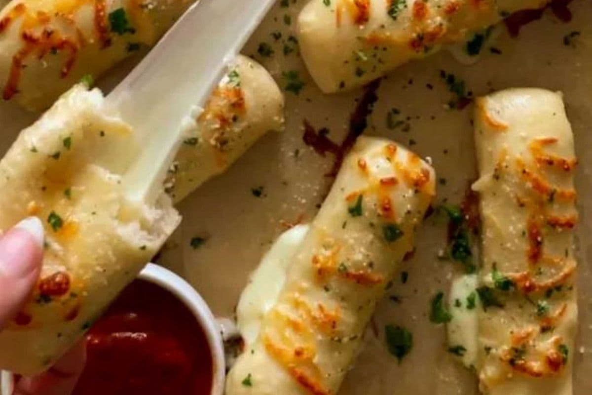 CREAMY GARLIC FINGERS