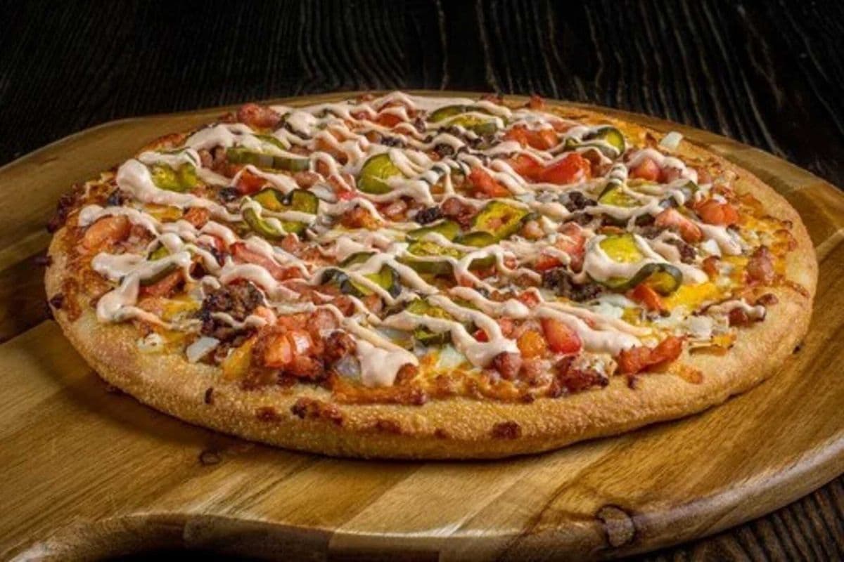 12" Deluxe Cheeseburger Pizza
