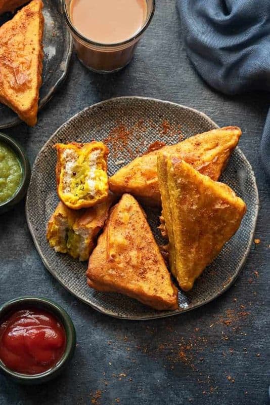 Bread pakoda(2 pcs )