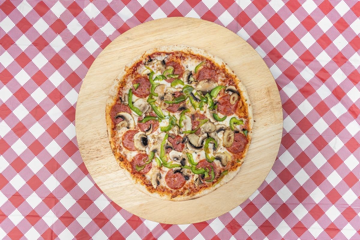 The Classic Deluxe Pizza