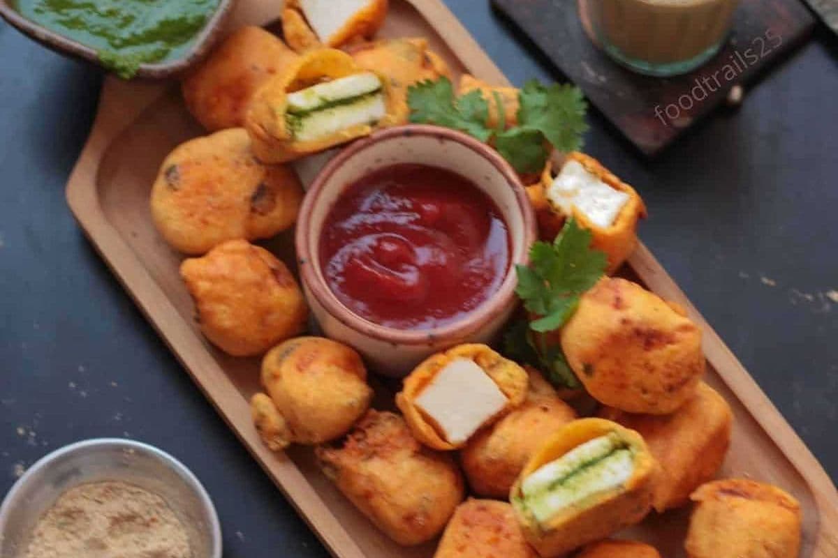 Paneer Pakora With Tamarind Sauce (10Pcs)