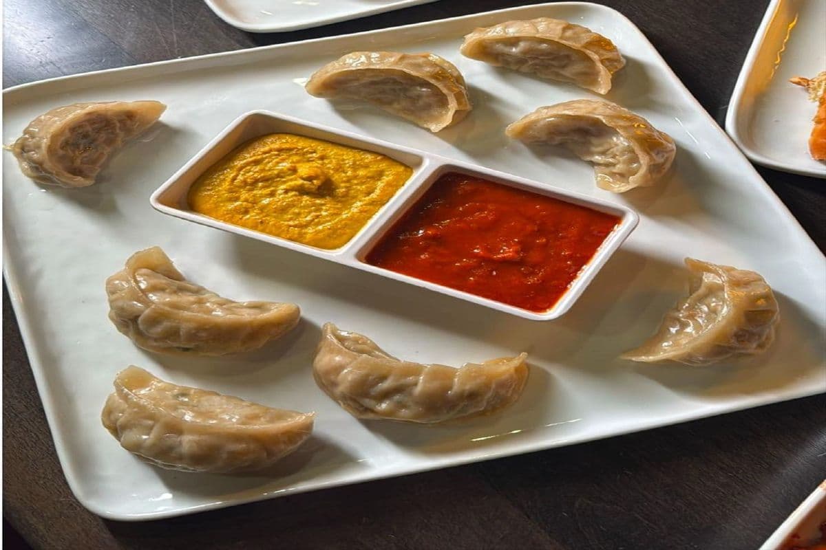 Chicken Momos Steamed (8pcs) Gyoza Dumpling