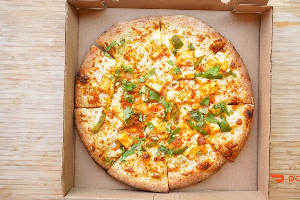 Tandoori Paneer Pizza