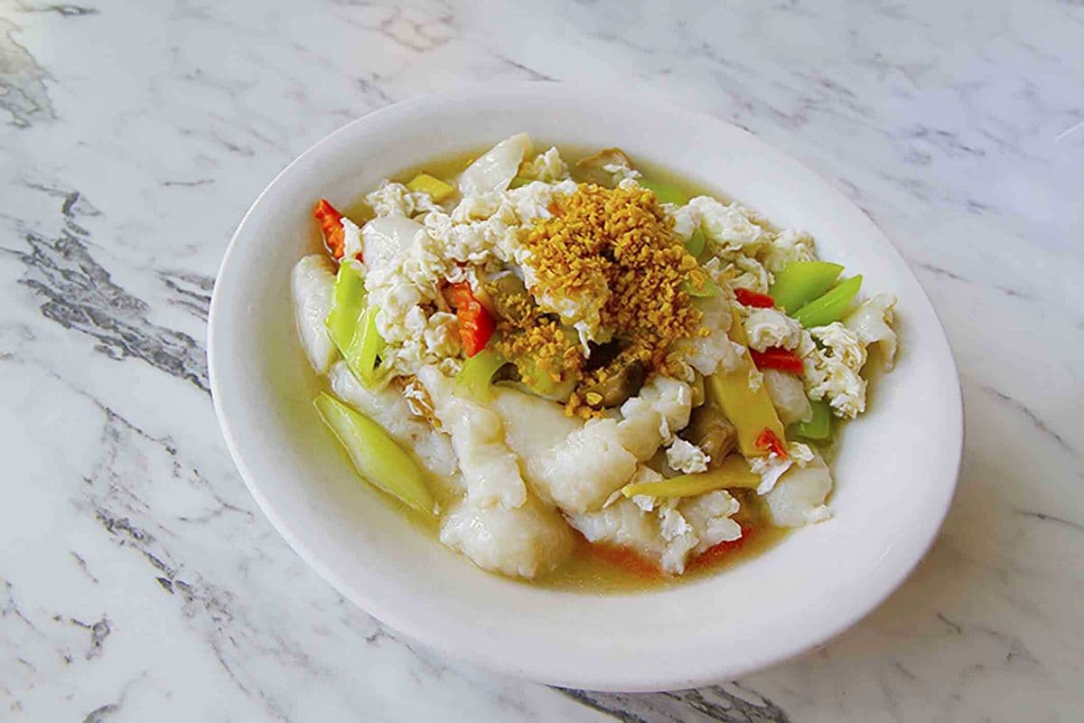 Basa Fillet Topped with Egg White & Soy Bean Powder 豆酥蛋白龍利魚