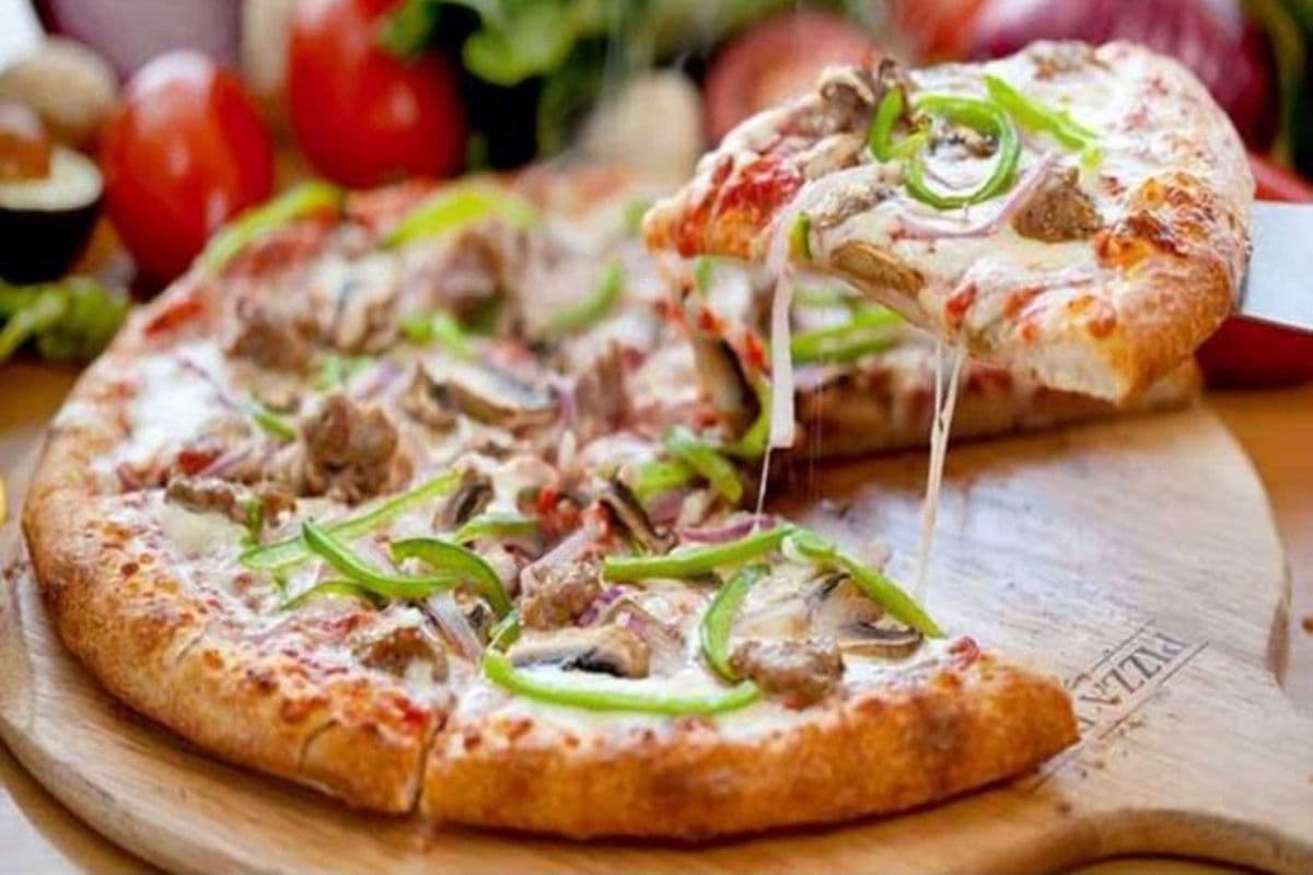 18. Small Mushroom and Green Pepper Pizza