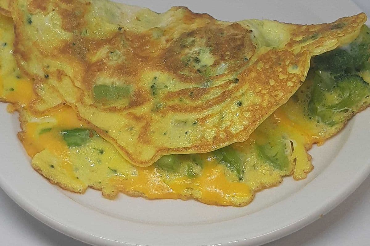 Broccoli N' Cheese Omelette