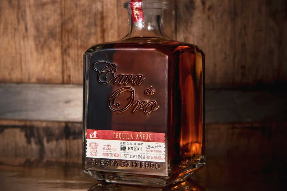 Cava De Oro Anejo (1 x 750 ml)