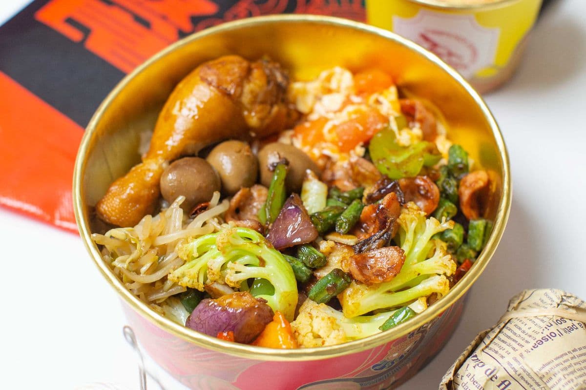 (C1)Stir-Fried Sausage with eggplant, Kidney bean, Cauliflower on Rice【开心农场】盖码饭 (猪肉肠 茄子 四季豆 花菜)
