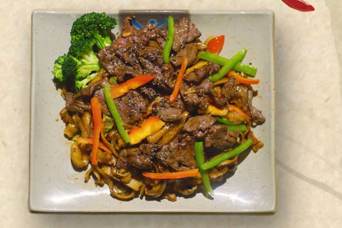 Beef Chow Mein with Black Pepper 黑胡椒牛肉炒面