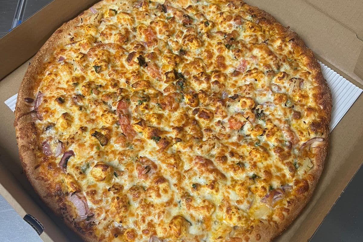 Small Shahi Paneer Pizza