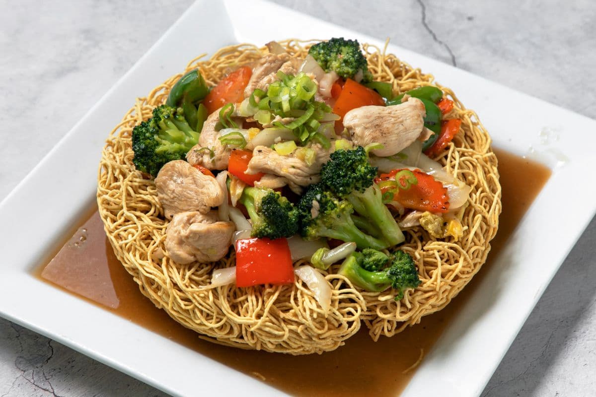 Crispy Noodle Stir-Fried with Assorted Vegetables