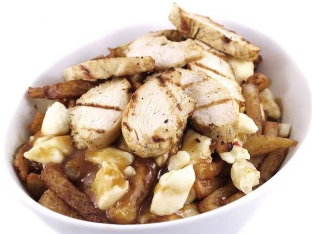 Poutine Poulet Grillee / Grilled Chicken Poutine