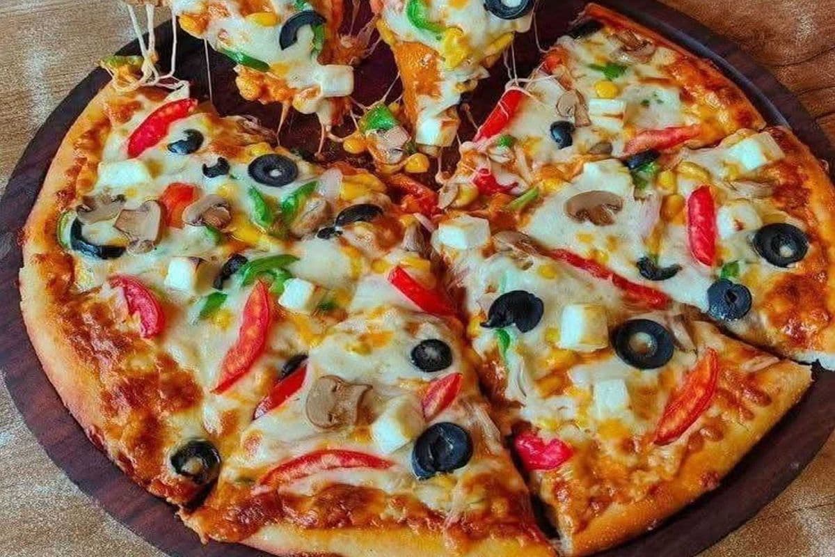 20. 14" Large Desi Vegetarian Indian Pizza