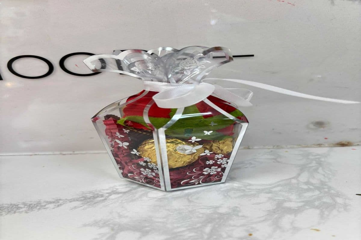 Beautiful Jar Type Gift