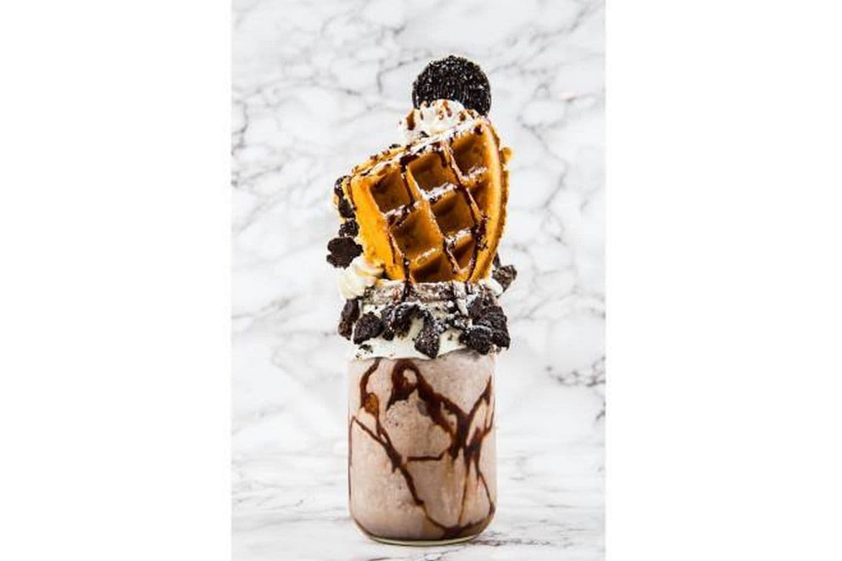 Oreo is Sweetheart (Waffle Freakshake) - Super Freakshakes
