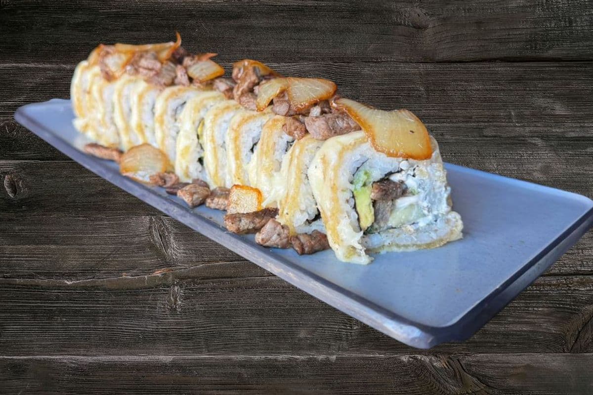 Carne Asada Crunch Roll (12 pieces)