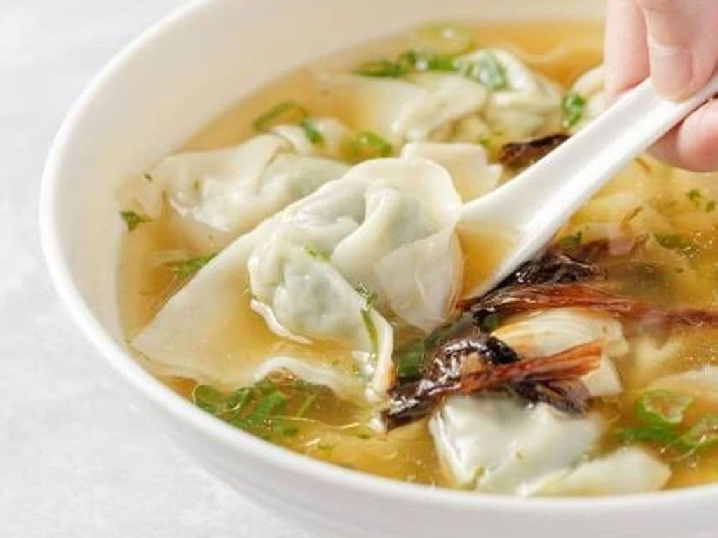 Légumes & Porc Wonton Soupe (10)/ Wonton Soup (vege & pork) 荠肉大馄饨(汤)