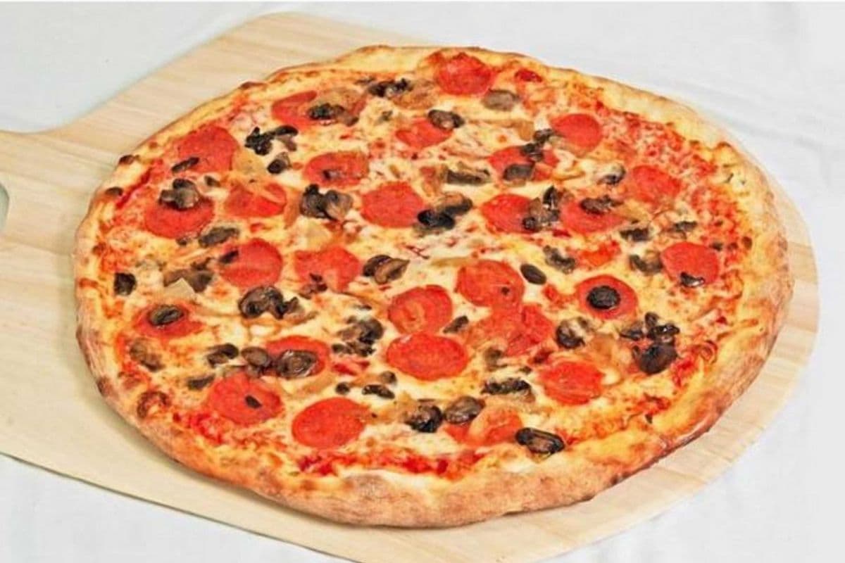 9. Medium Pepperoni and Mushroom Pizza