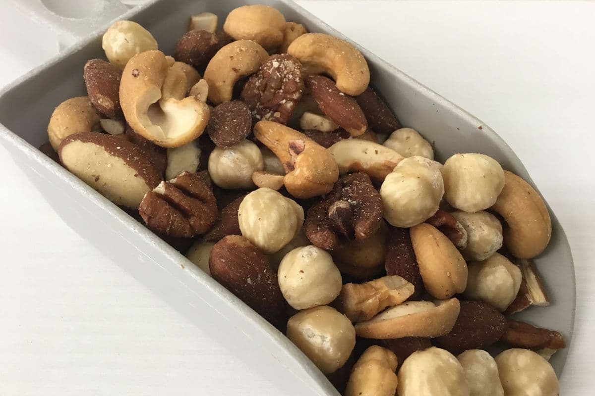 Deluxe Mixed Nuts, Roasted No Salt (1 Cup/180 g)