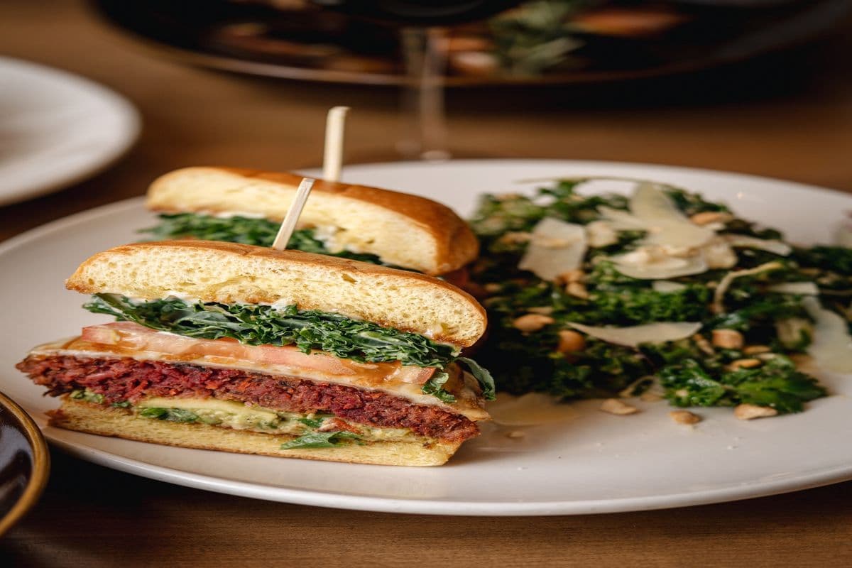 Notre fameux Végéburger / Our famous Veggieburger