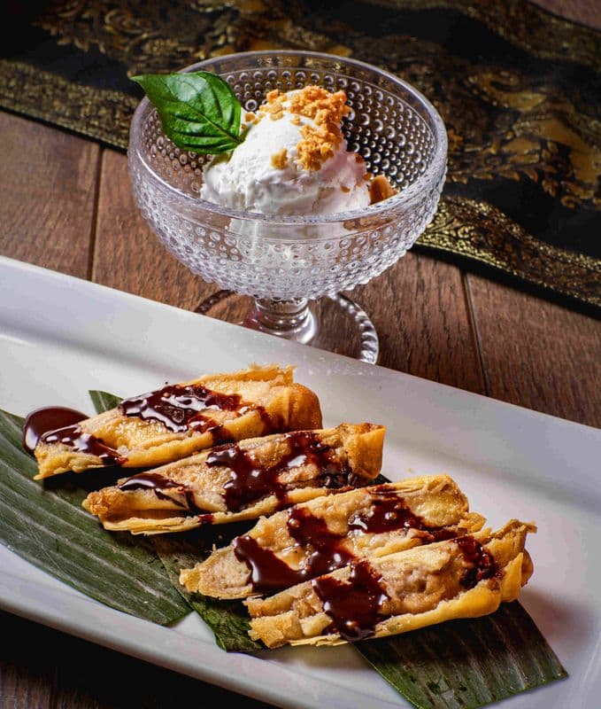 Banane Frite Avec Crème Glacée / Les Bananes frites avec Crème Glaceé