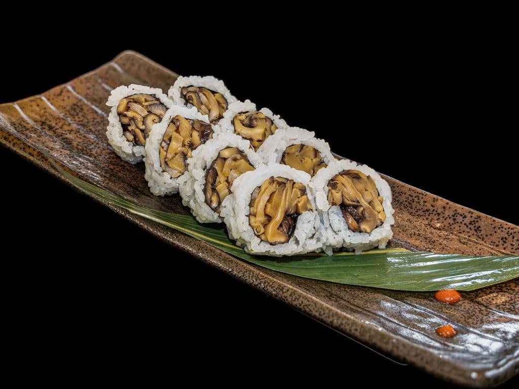 Mushroom (shitake) Roll (8)