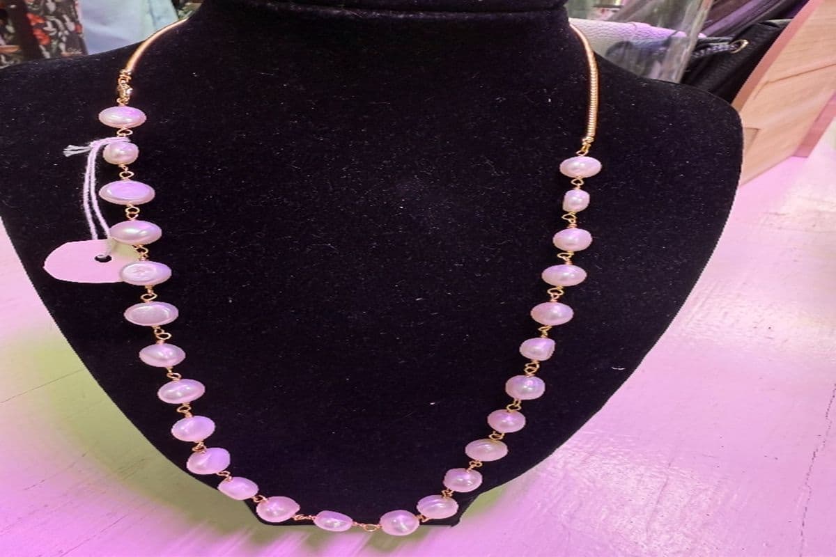 Chain with White Pearls
