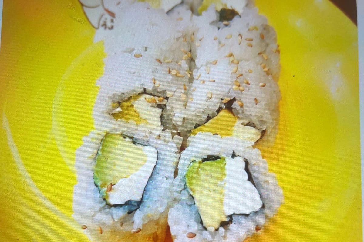 Cheese Avocado Roll (芝士牛油果卷)8pcs